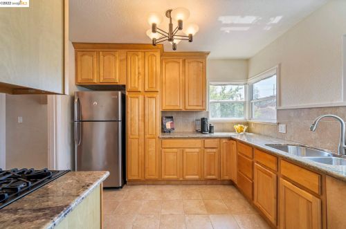 2350 109, Oakland CA  94603-4115 exterior