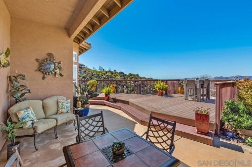 550 Old Stagecoach Run, Alpine CA  91901-1478 exterior