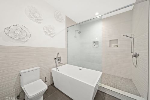 18852 Canyon Crest Dr, Orange CA 92861-2806 exterior