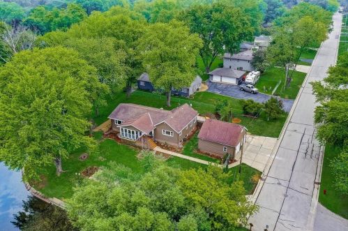 456 Andrews St, Mukwonago WI  53149-1504 exterior