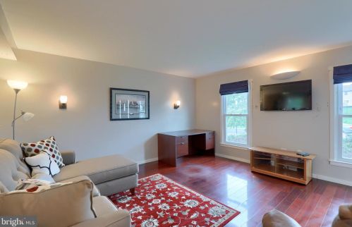 194 Jonathan Way, Red Lion PA  17356-9044 exterior