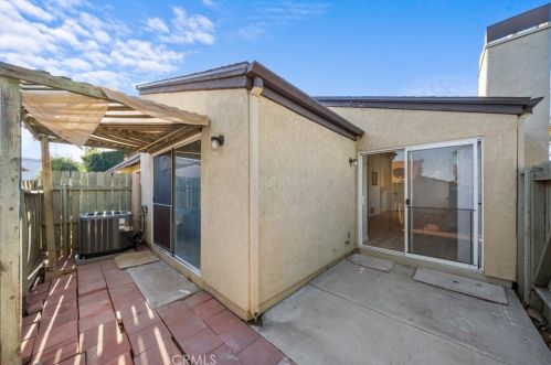 672 Parkview Dr, Lake Elsinore CA  92530-7071 exterior