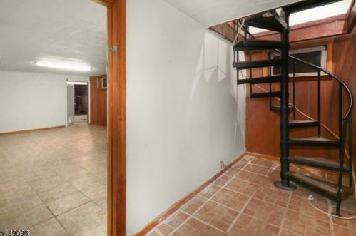 112 Clay Ave, Roselle Park NJ  07204-2008 exterior
