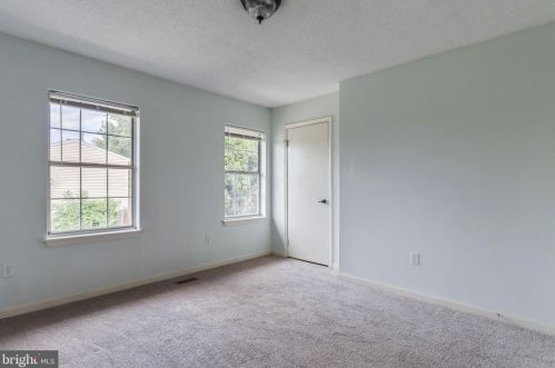 14 Mallard Ct, Charles Town WV  25414-5803 exterior