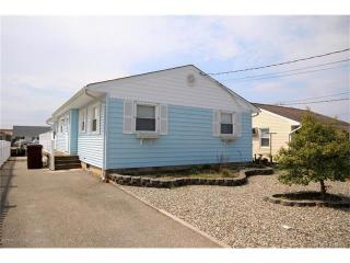228 Butler Blvd, Berkeley Township NJ  08721-3108 exterior