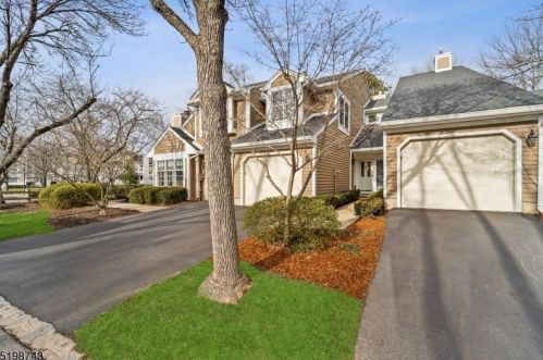 48 Cambridge Rd, Bedminster NJ  07921-1609 exterior