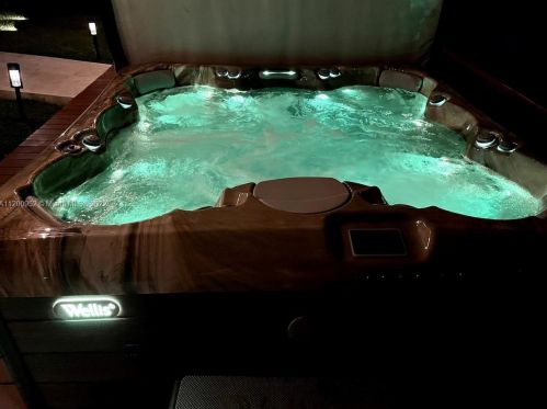 934 Nautilus Isle, Dania Beach FL  33004-2356 exterior