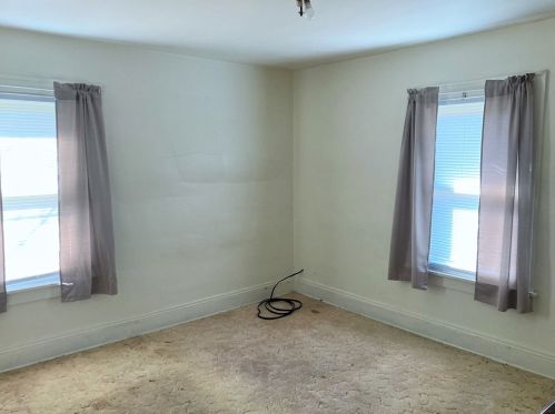 524 Moody Ave, New Castle PA  16105-2431 exterior