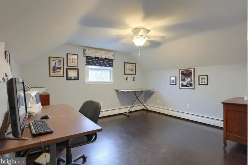 814 Sycamore Dr, Lansdale PA  19446-3128 exterior