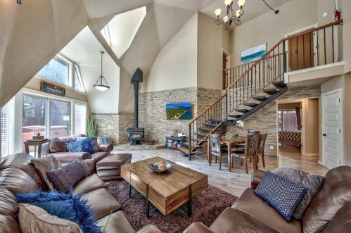 1481 Pioneer Trl, South Lake Tahoe, CA 96150-5954