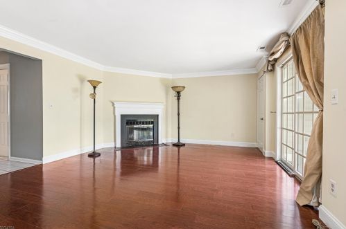 279 Kingbird Ct, Three Bridges NJ  08887-2129 exterior