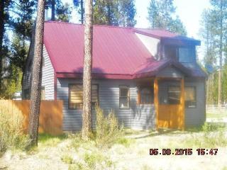 56022 Remington Dr, Bend OR  exterior