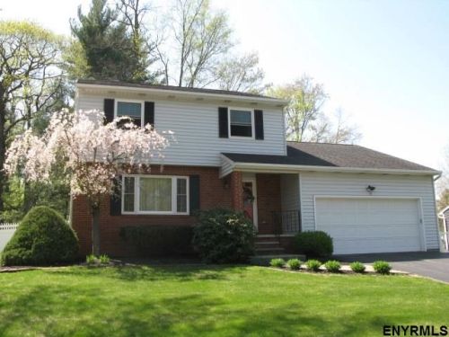 13 Emmett Dr, Schenectady, NY 12309-2009