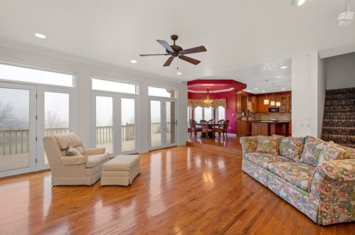 1018 Old Orchard Dr, Gibsonia PA  15044-6080 exterior