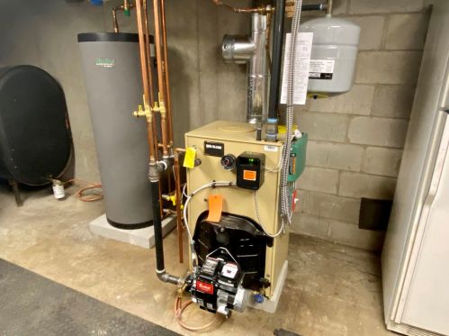 22 Settlers Ln, Salem NH  03079-1253 exterior