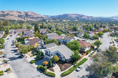 3214 Almansa Ct, San Jose, CA 95127-1001