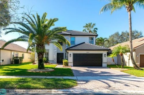 18854 29th Ct, Hollywood, FL 33029-2403