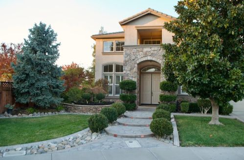 2501 Clayridge Ct, Riverbank, CA 95367-9400