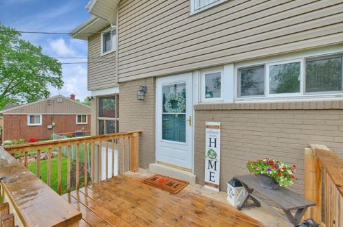 103 Queenston Dr, Pittsburgh, PA 15235-5429