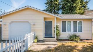410 Mckenzie Ave, Yelm, WA 98597-7629