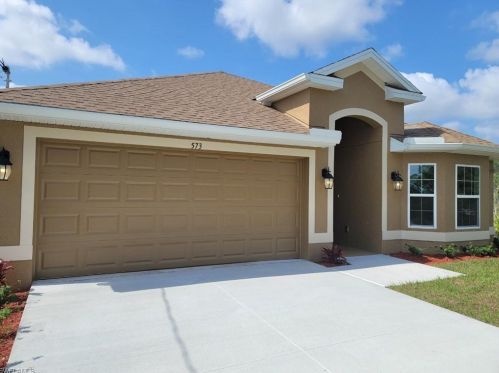 573 Windermere Dr, Lehigh Acres, FL 33972-1084