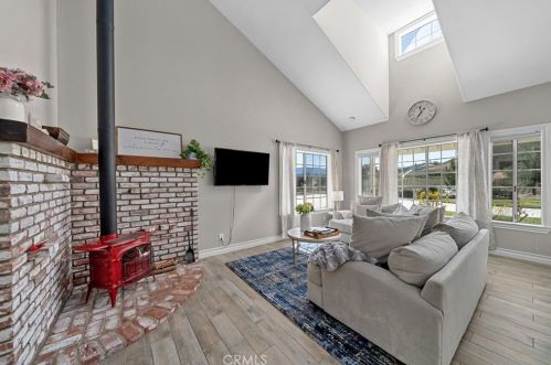 41664 Camino Del Vino, Temecula CA  92592-8439 exterior