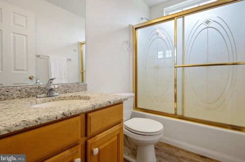 15 Lake Narraticon Dr, Swedesboro NJ  08085-3417 exterior