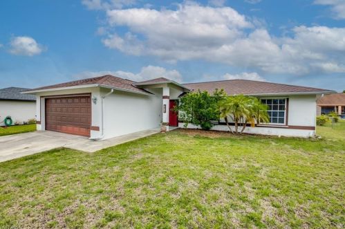 3019 10th Pl, Cape Coral, FL 33904-3904