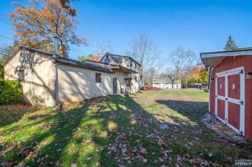 452 Rdg Rd, West Milford Lakes NJ  exterior