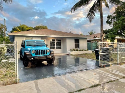 324 Sterling Ave, Delray Beach FL  33444-2266 exterior