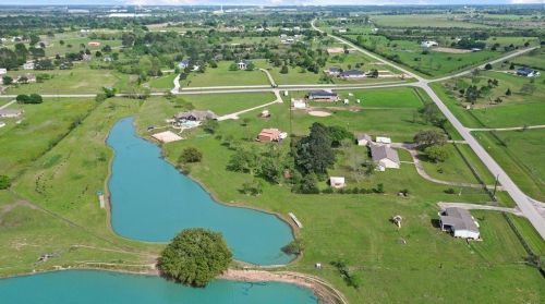 20025 Cochran Rd, Hempstead, TX 77445-8196