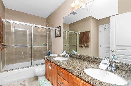 19 Pinehurst Dr, Mount Sinai NY  11766-3421 exterior