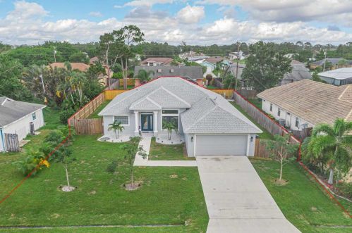 190 Milburn Cir, Fort Pierce, FL 34953-5404