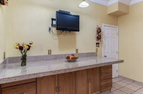 12070 Morning Ave, Downey CA  90242-2324 exterior