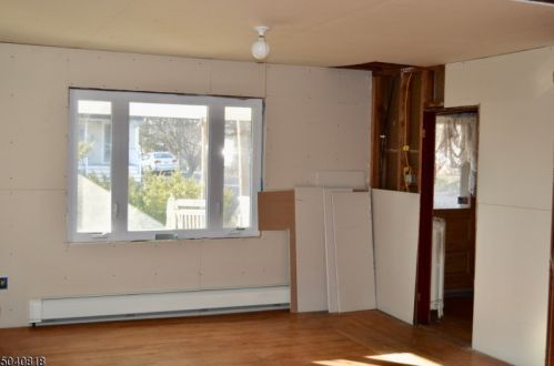 49 Main St, Flemington NJ  08822-1413 exterior