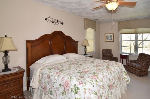 44 Boulevard Ave, Lincoln RI  02865-2108 exterior