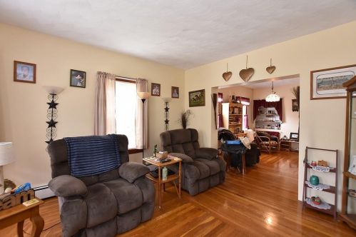 1106 Smithfield Ave, Lincoln, RI 02865-2638