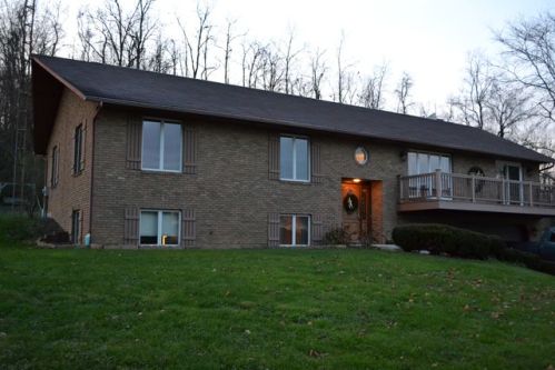 5999 Licking Valley Rd, Frazeysburg, OH 43822-9550
