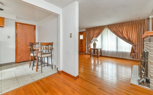 577 Grove Rd, Verona PA  15147-1656 exterior