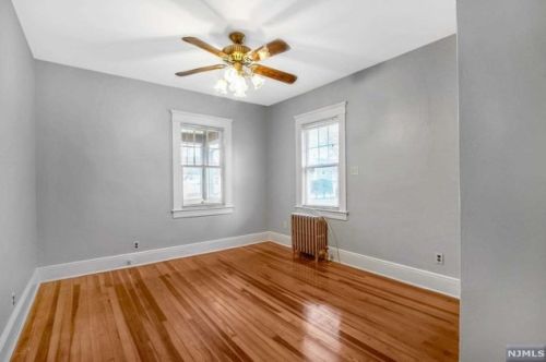 491 James St, N Milford NJ  07646-1023 exterior