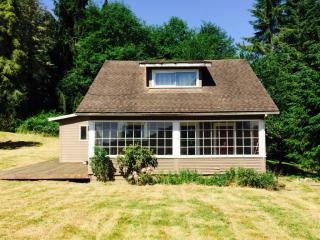 1118 Ballentine St, Raymond, WA 98577-4608