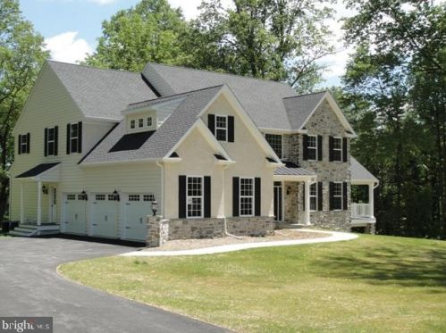 34 Bennetts Ln, Cheyney, PA 19319-1013