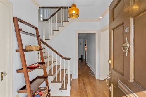 586 Moorhead Pl, Pittsburgh, PA 15232-1427