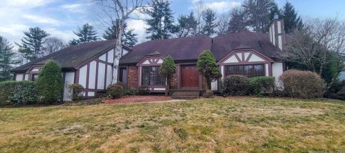 21 Mary Catherine Cir, Windsor, CT 06095-1755