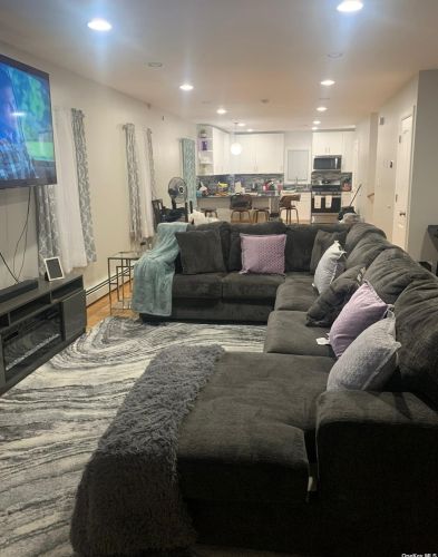 121-30 Irwin Pl, Jamaica, NY 11434-1909
