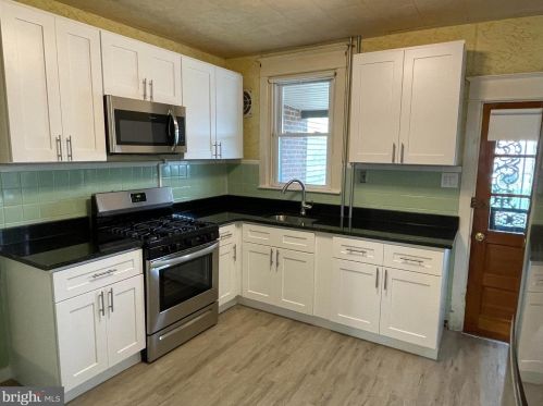 6518 Marsden St, Philadelphia, PA 19135-2709