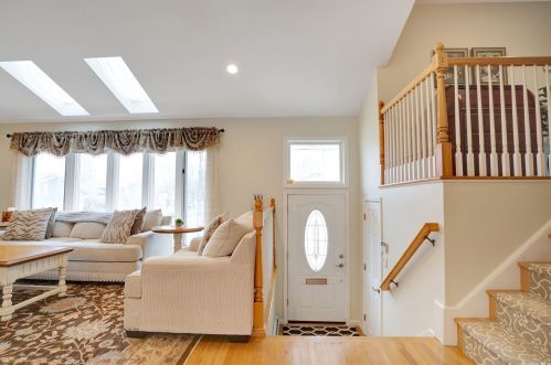 2 Fair Ln, Muttontown, NY 11753-2310