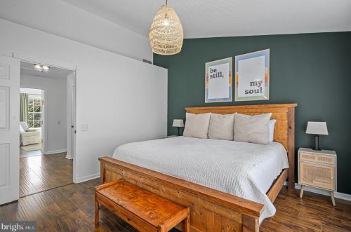 302 Hedgestone Ter, Leesburg VA  20176-4842 exterior