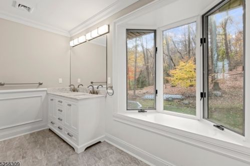 37 Tara Ln, Montville Township NJ  07045-9699 exterior