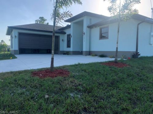 1013 Lee Ave, Lehigh Acres, FL 33972-8313